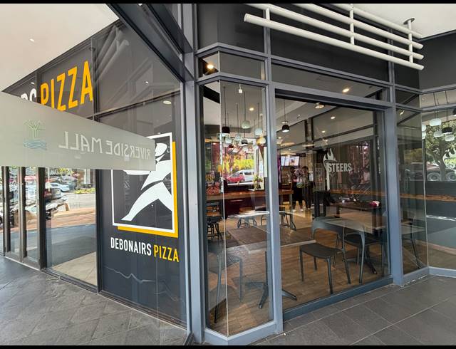 166M² BUILDING TO LET IN RONDEBOSCH